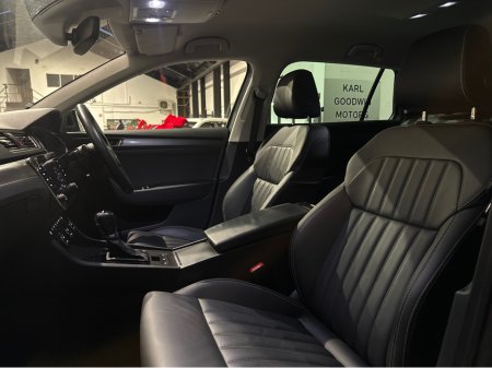 2023 Skoda Superb ESTATE E-HYBRID AUTOMATIC €29,950 thumbnail