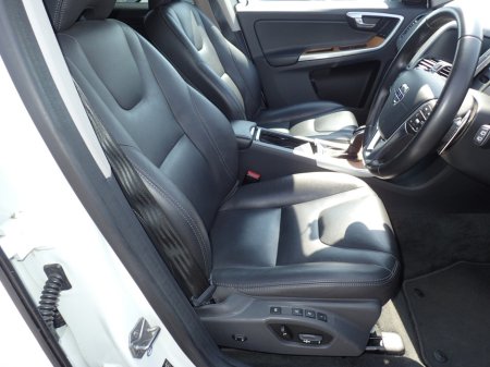 2017 Volvo XC60 2.0 D4 DIESEL SE LUXURY PREMIUM AUTO **PAN ROOF** // TOP SPEC // FULL ELECTRIC HEATED LEATHER // CRUISE CONTROL // ELECTRIC TAILGATE // REVERSING CAMERA // LANE ASSIST €24,950 thumbnail