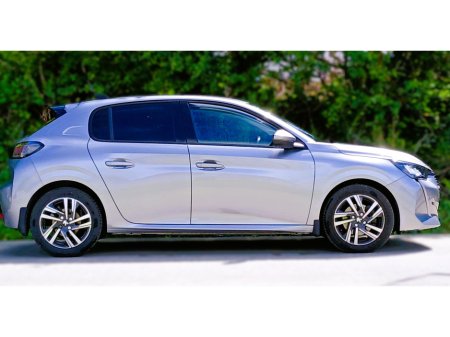 2021 Peugeot 208 ALLURE 1.2 100 6.3 4DR €17,000