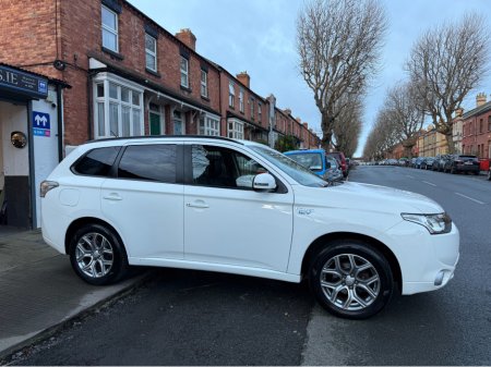 2014 Mitsubishi Outlander 2.0 Plug In Hybrid, New Nct 01/2027, Bluetooth, Cruise Control, Parking Sensors, Paddle Shifters, Climate Control, A/C, Alloys, Ideal Family Car, Only €170 Tax, Half Leather, Finance Available, SIMI, €9,950