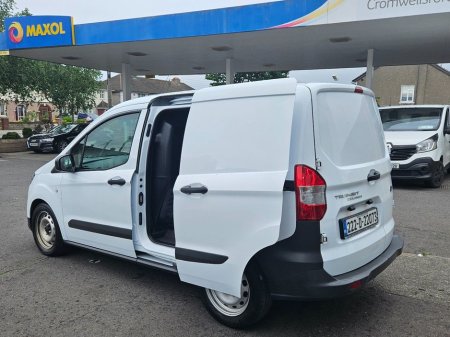 2022 Ford Transit Courier Base 1.5TD 75PS Manual €11,000 thumbnail