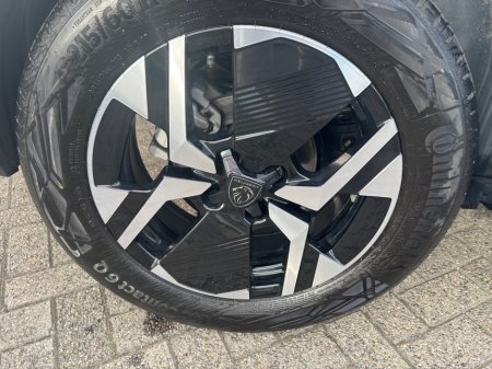 2025 Peugeot 2008  €30,950