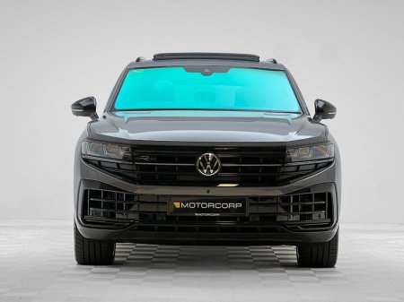 2025 Volkswagen Touareg R V6 3.0 TSI PHEV 462HP €89,990 thumbnail