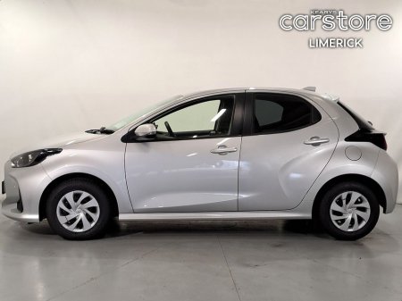 2021 Toyota Yaris 1.5 HYBRID €17,880 thumbnail