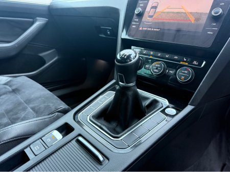 2018 Volkswagen Passat HIGHLINE 1.6 TDI MANUAL 6SPEED FWD 120HP 4DR €14,950 thumbnail