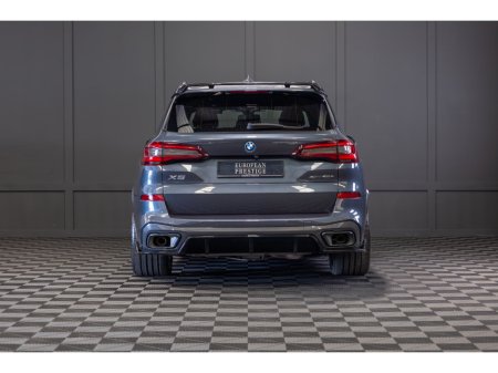 2022 BMW X5 xDrive45e M Sport €57,950