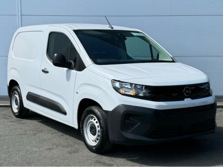 2025 Opel Combo Komfort | 1.5 | L1H1 | 100PS €23,085