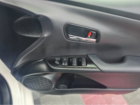 2020 Toyota Prius DAA-ZVW51 5DR AUTO €19,950 thumbnail