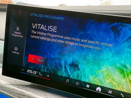 2025 BMW 7 Series M760e xDrive M Sport Pro [Ultimate Pack] €134,995 thumbnail