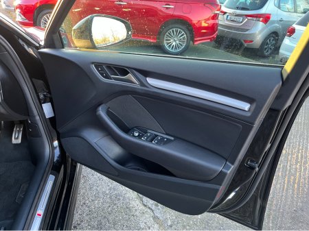 2020 Audi A3 S-LINE HATCHBACK AUTOMATIC 1.4 PETROL //ONLY 5653 MILES//HIGH SPEC//HEATED HALF LEATHER SEATS//KEYLESS ENTRY//REVERSE CAMERA//BLIND SPOT WARNING//CARPLAY// €25,950 thumbnail