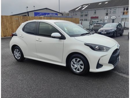 2020 Toyota Yaris 6 MONTH WARRANTY - 70,000kms €13,905 thumbnail