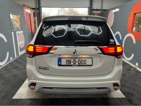 2019 Mitsubishi Outlander €22950! 2019 MITSUBISHI OUTLANDER PHEV LIMITED EDITION 4WD 2.4 AUTOMATIC / CRUISE CONTROL / REVERSE CAMERA / ELECTRIC HEATED SEATS / HEATED STEERING WHEEL €22,950