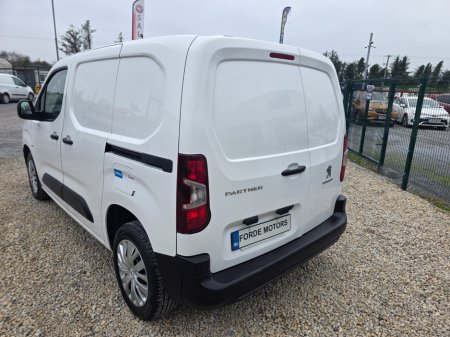 2022 Peugeot Partner  €11,950