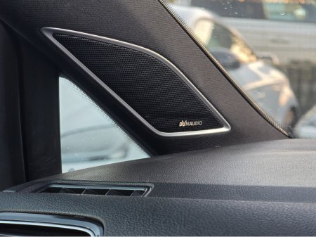 2019 Volkswagen Golf FULL CREAM LEATHER SEATS  ELECTRIC HEATED SEATS SAT NAV PACK - VIRTUAL CLOCKS -REVERSE CAMERA - NAVIGATION - CARPLAY - ANDROID AUTO- BLIND SPOT REAR TRAFFIC ASSIST - DISCOVER PRO €21,950 thumbnail