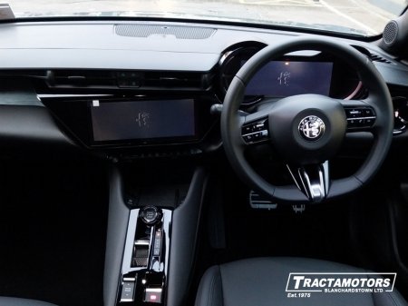 2026 Alfa Romeo Junior SPECIALE  BEV 54KW €41,499