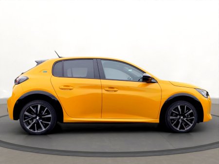 2023 Peugeot 208 Electric 136bhp (50 kWh) GT €21,950 thumbnail