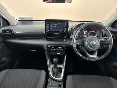 2023 Toyota Yaris HYBRID LUNA €23,950 thumbnail