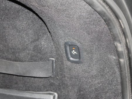 2020 Volvo V90 D4 MOM AT 5DR Auto €33,750 thumbnail