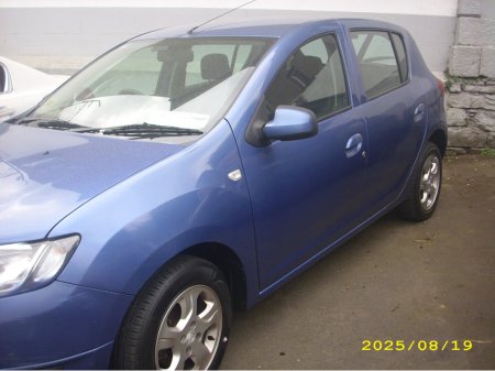 2013 Dacia Sandero SIGNATURE TCE 90 4DR €4,250 thumbnail