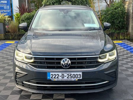 2022 Volkswagen Tiguan LIFE 1.4 TSI PLUG-IN HYBRID // FULL SERVICE HISTORY // APPLE CARPLAY/ANDROID AUTO // ADAPTIVE CRUISE CONTROL €28,950 thumbnail