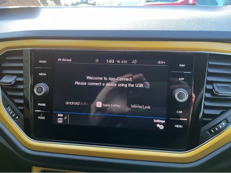 2020 Volkswagen T-Roc STYLE DESIGN AUTOMATIC 2.0 DIESEL //LOW MILES//REVERSE CAMERA//KEYLESS ENTRY//ADAPTIVE CRUISE CONTROL//BLIND SPOT WARNING// €23,950 thumbnail