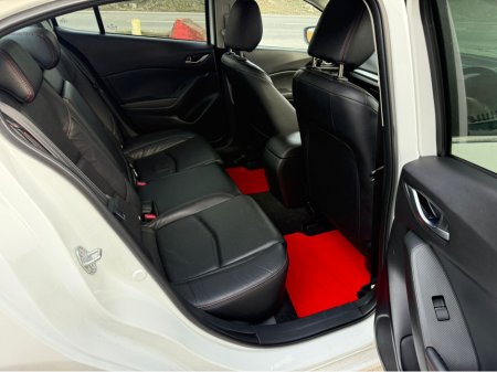 2016 Mazda Mazda3 2.2 D 150PS PLATINUM BL I 4 4DR €8,999 thumbnail