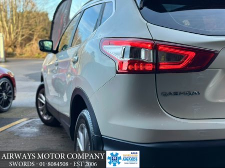 2016 Nissan Qashqai 1.2 AUTO 5DR - LOW KMS & PANROOF €14,950 thumbnail