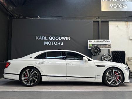 2025 Bentley Flying Spur 4.0 V8 SPEED FIRST EDITION MULLINER N €349,950 thumbnail