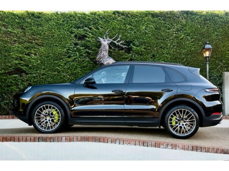 2023 Porsche Cayenne E-HYBRID 5DR AUTO €94,950