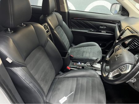 2020 Mitsubishi Outlander €23950 2020 MITSUBISHI OUTLANDER G 4WD 2.4 AUTOMATIC / CRUISE CONTROL / HEATED SEATS €23,950 thumbnail