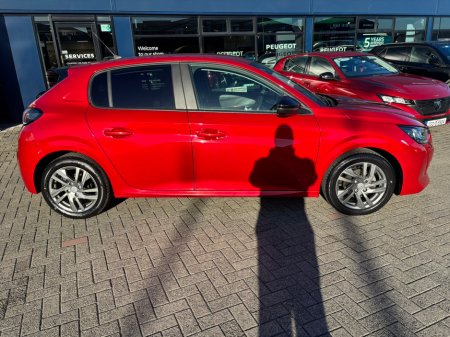 2022 Peugeot 208  €13,950