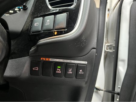 2020 Mitsubishi Outlander €24950! 2020 MITSUBISHI OUTLANDER PHEV G 2.4 AUTOMATIC / CRUISE CONTROL / 360° PARKING CAMERA / PADDLE SHIFTERS / ELECTRIC HEATED SEATS / HEATED STEERING WHEEL €24,950 thumbnail