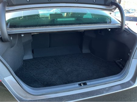 2019 Toyota Camry WS HYBRID AUTOMATIC 2.5 PETROL //KEYLESS ENTRY//ADAPTIVE CRUISE CONTROL//LEATHER SEATS// €24,950 thumbnail