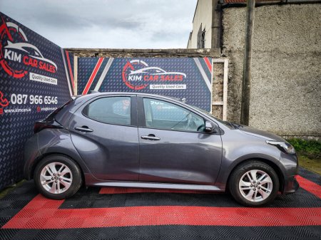 2022 Toyota Yaris 1.0 LUNA 4DR 1 Year Warranty €14,250 thumbnail