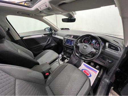2017 Volkswagen Tiguan COMFORTLINE 2.0 TDI 115BHP 115HP MANUAL 6SPEED FWD 4 €14,700 thumbnail