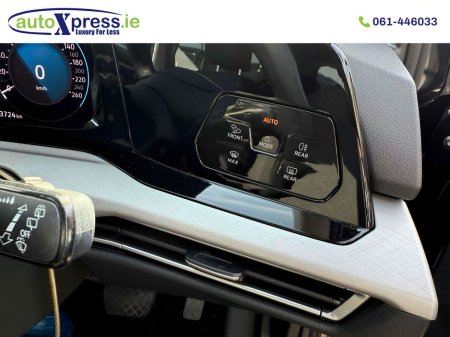 2022 Volkswagen Golf 1.0 ETSI Automatic, Reversing camera €24,995 thumbnail