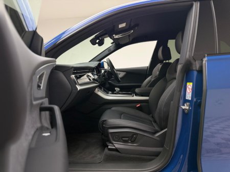 2025 Audi Q8 55 TFSI E S LINE 394HP QUATTRO €94,990 thumbnail