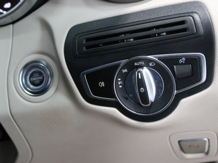 2021 Mercedes-Benz C Class C 180 2DR Auto €37,999 thumbnail