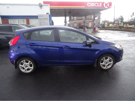 2016 Ford Fiesta ZETEC 1.25 60PS M5 5DR MCA 4DR €9,950 thumbnail