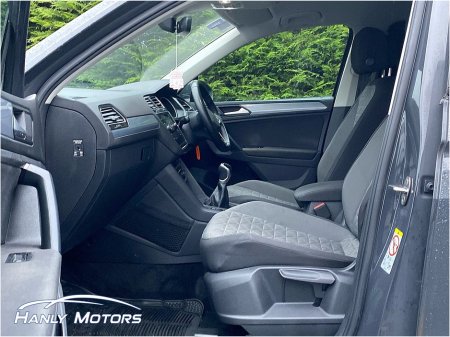 2021 Volkswagen Tiguan LIFE 2.0 TDI MANUAL 6SPEED FWD 122BHP 5 €24,450 thumbnail