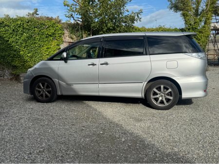 2012 Toyota Estima 2.4 Hybrid €13,999