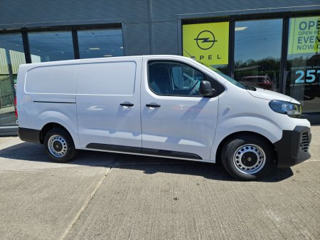 2025 Opel Vivaro  €25,950