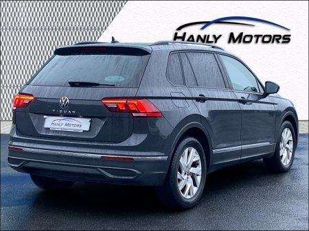 2021 Volkswagen Tiguan LIFE 2.0 TDI MANUAL 6SPEED FWD 122BHP 5 €24,450 thumbnail