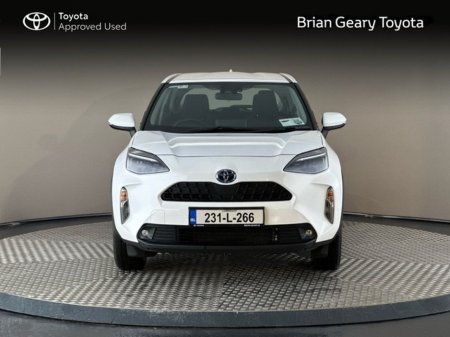 2023 Toyota Yaris Cross HYBRID LUNA €27,950 thumbnail
