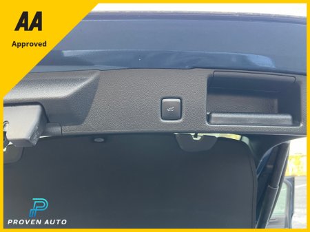 2022 Ford Kuga ST-LINE EDITION 2.5HEV *1 YEAR UNLIMITED MILEAGE WARRANTY* €27,900 thumbnail