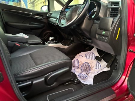 2017 Honda Fit 1.5i Petrol Hybrid L Automatic €13,750 thumbnail