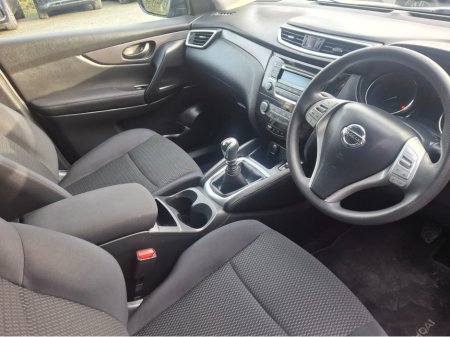 2016 Nissan Qashqai 1.6 DSL XE 4X4 VAN E6 4DR thumbnail