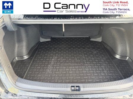 2022 Toyota Corolla HYBRID LUNA SPORT 4DR AUTO €25,900 thumbnail