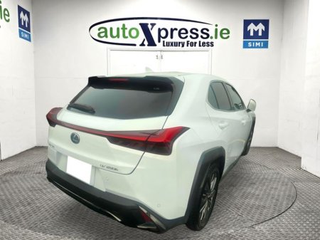 2019 Lexus UX 250 H F Sport Automatic, Reversing camera €26,995