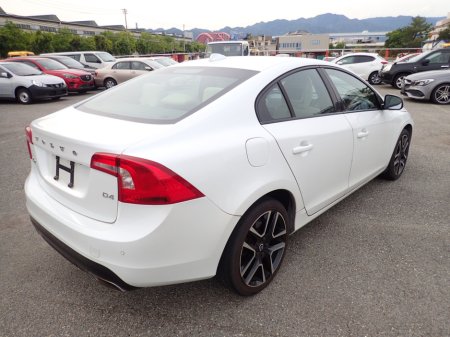 2016 Volvo S60 2.0 D4 SE DYNAMIC PLUS DIESEL AUTOMATIC // TINY KMS // MASSIVE SPEC //  FULL HEATED LEATHER // REVERSING CAMERA // CRUISE CONTROL // LANE ASSIST // COLLISION WARNING SYSTEM // UPGRADED SPORT ALLOYS €15,950
